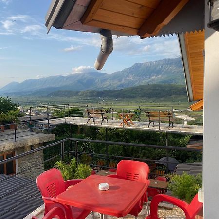 Bixhaku Guesthouse Gjirokastër Exterior foto