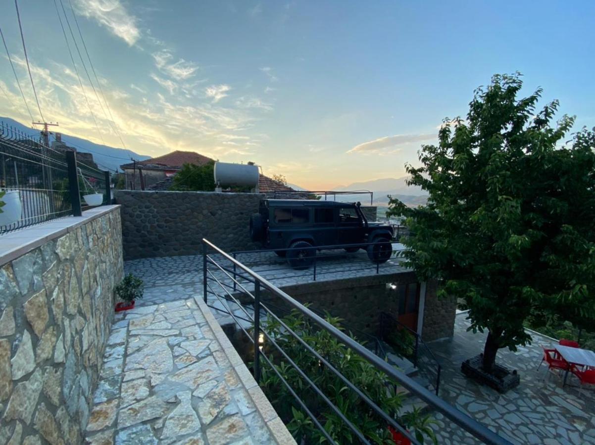 Bixhaku Guesthouse Gjirokastër Exterior foto