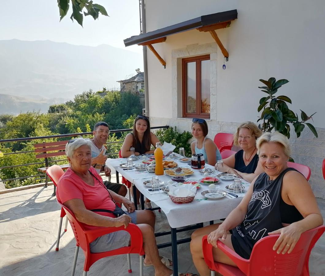 Bixhaku Guesthouse Gjirokastër Exterior foto