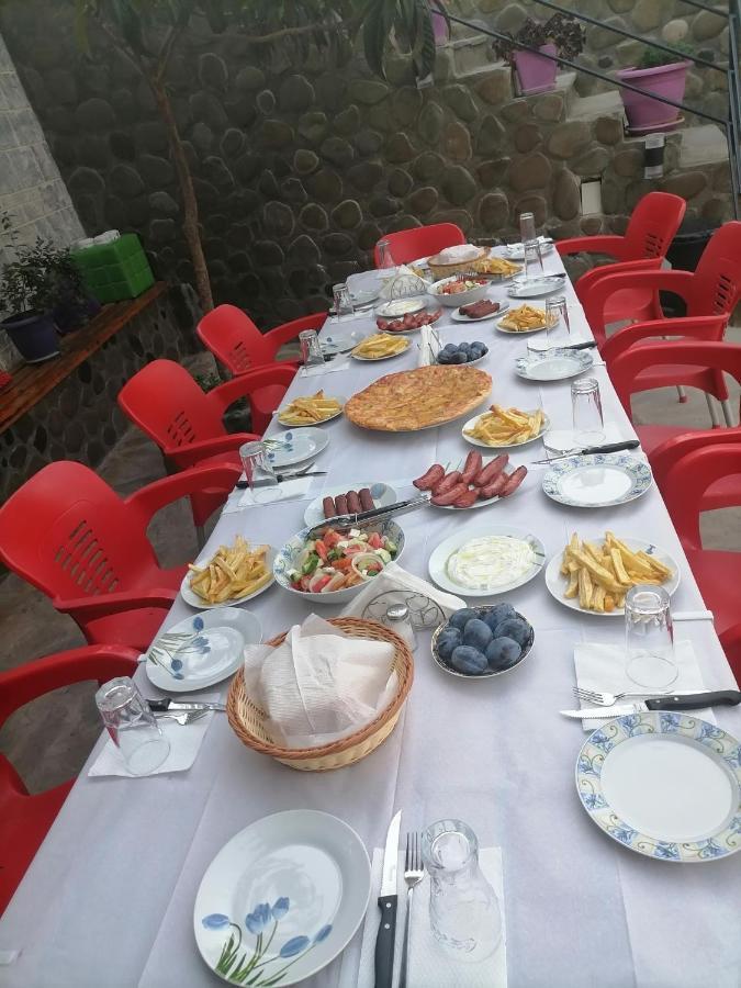 Bixhaku Guesthouse Gjirokastër Exterior foto