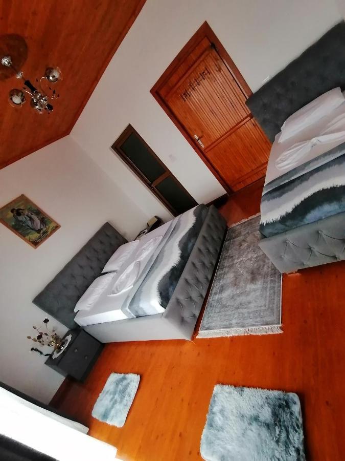 Bixhaku Guesthouse Gjirokastër Exterior foto