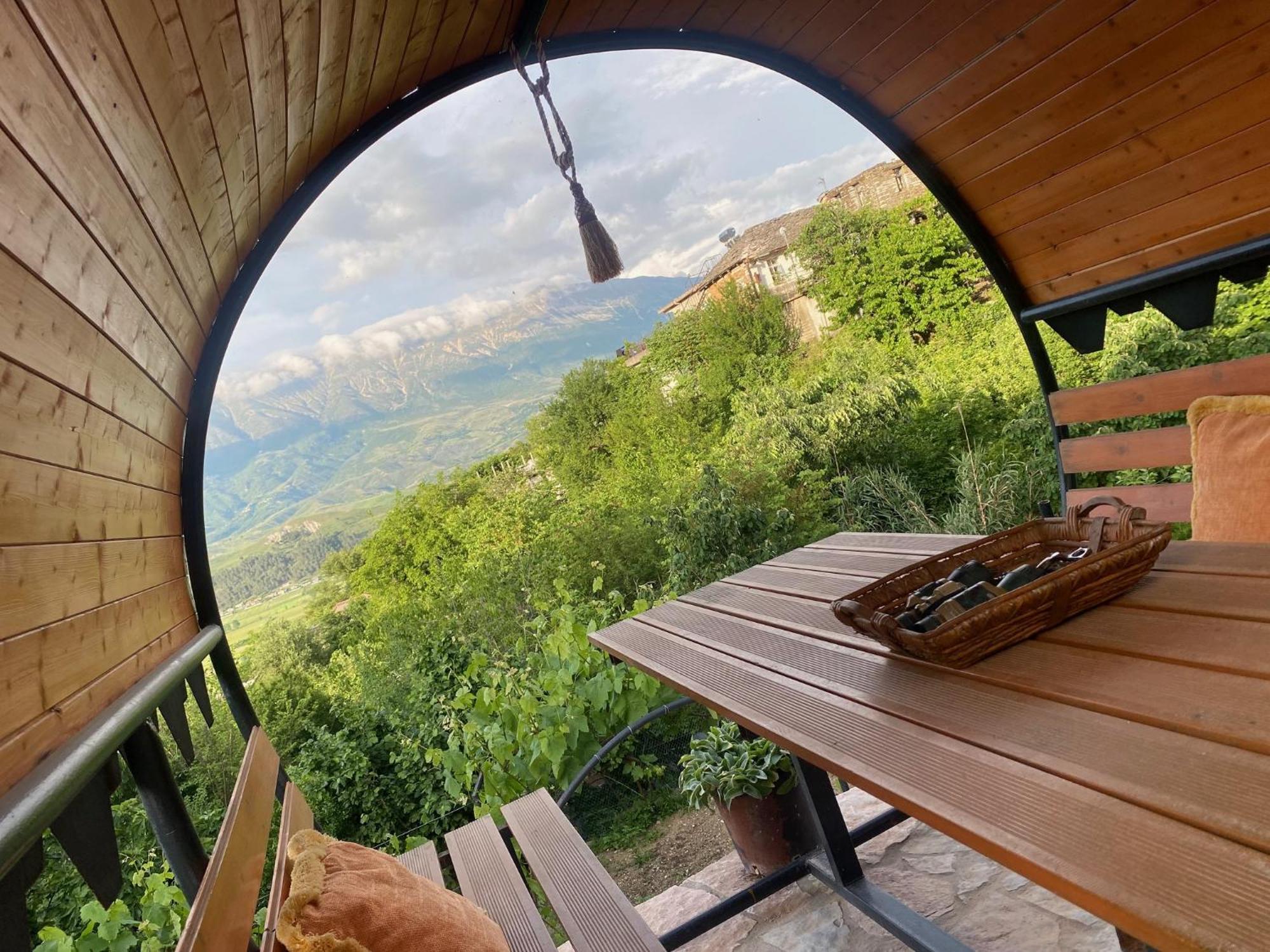 Bixhaku Guesthouse Gjirokastër Exterior foto
